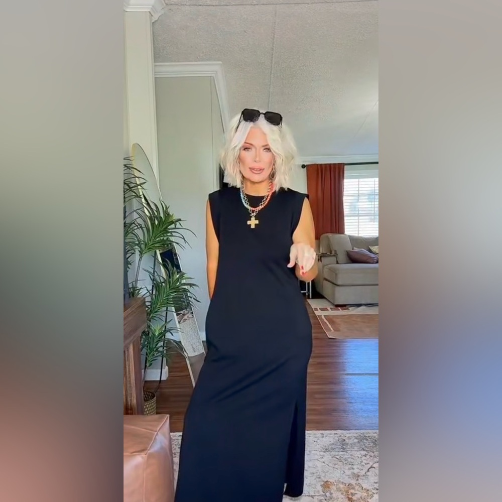 New White Sleeveless Maxi Dress
